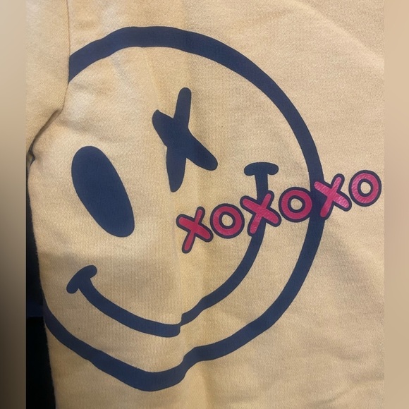 ‼️XOXO SMILES TODDLER TOP‼️ - Picture 2 of 4